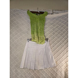 Women's Wildcat White Pleated Mini Skirt M and nwt green textured top